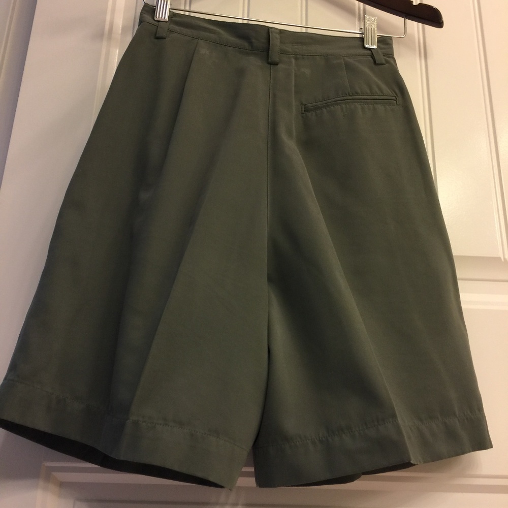 LIZGOLF Green Bermudas Golf shorts, Cheeky Vintage High Rise Waist 6 Women